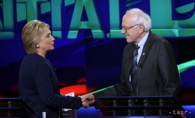 Clintonová a Sanders debatovali o nelegálnych prisťahovalcoch