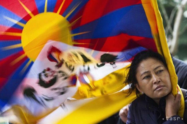 Na výročie okupácie Tibetu vyvesia v českých obciach tibetské vlajky