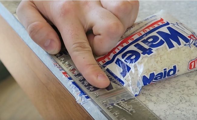 Video: Šikovný trik, ako znovu uzavrieť plastové vrecká