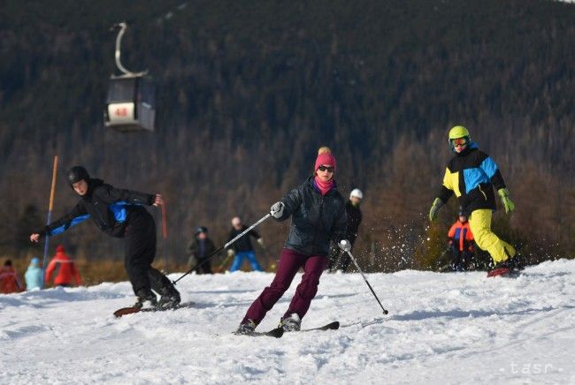 Snehové správy: Lyžuje sa v 50 areáloch, podmienky sú dobré