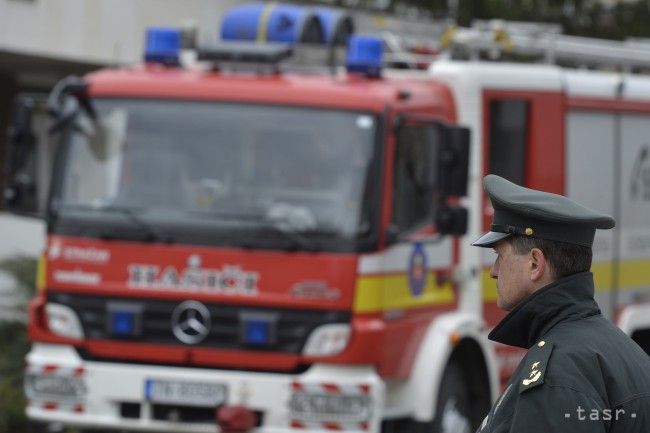 V Revúcej horel rodinný dom, zranili sa dve deti