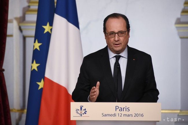 Hollande: EÚ nesmie Turecku robiť v migračnej kríze unáhlené ústupky