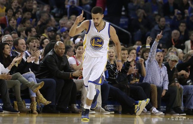 NBA: Golden State aj San Antonio natiahli dlhé domáce série bez prehry