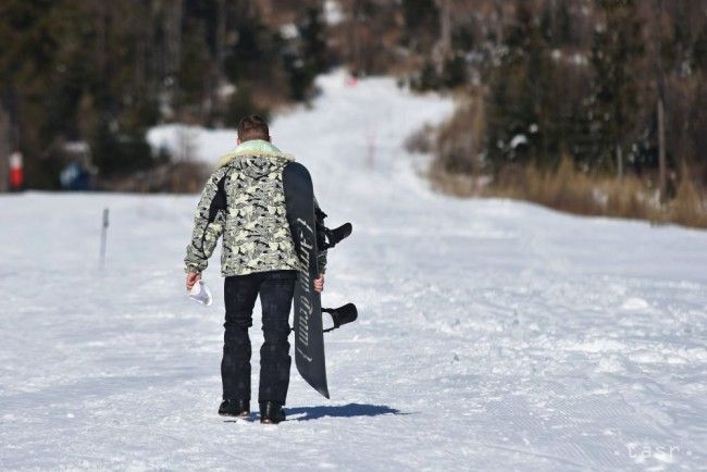 Snehové správy: Lyžiarska sezóna vo väčšine stredísk pomaly vrcholí