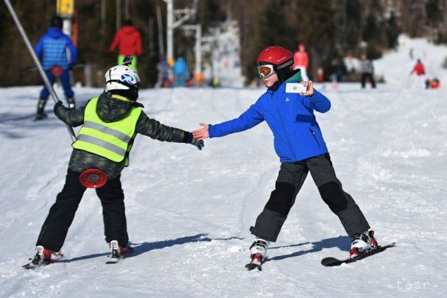 Snehové správy: Za zimnými športmi je dnes možné vyraziť do 35 areálov