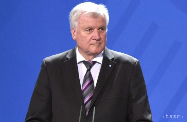 Seehofer vyzval spolkovú vládu na korekciu kurzu utečeneckej politiky