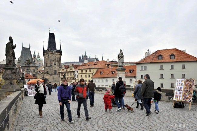 PRIESKUM: Mladí zo Západu mieria do Česka, cítia sa tam bezpečnejšie