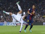Barcelona predĺžila zmluvu s brazílskym obrancom Adrianom