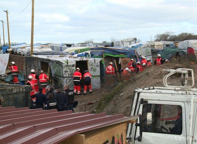 Francúzske úrady ukončili demoláciu slumu Džungľa pri Calais