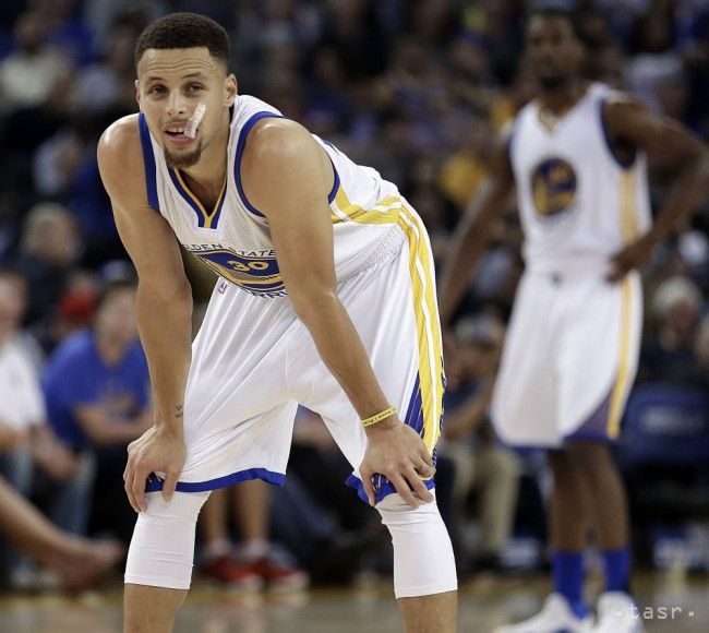 NBA: Golden State Warriors dosiahli 50. domáce víťazstvo v rade