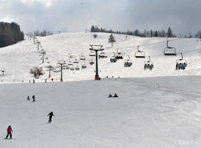 SNEHOVÉ SPRÁVY:  Cez víkend sa bude lyžovať v 40 strediskách