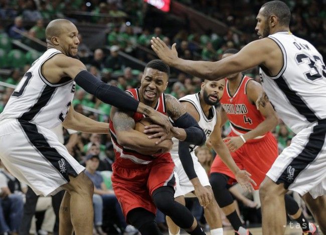 Spurs vybojovali 34. domáci triumf v rade, siahajú na ligový rekord