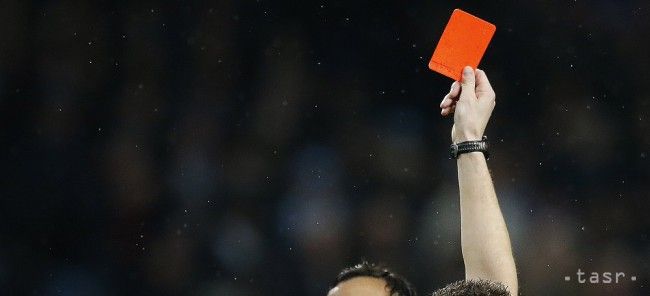 Na Old Trafford sa bili fanúšikovia, UEFA začala disciplinárne konanie