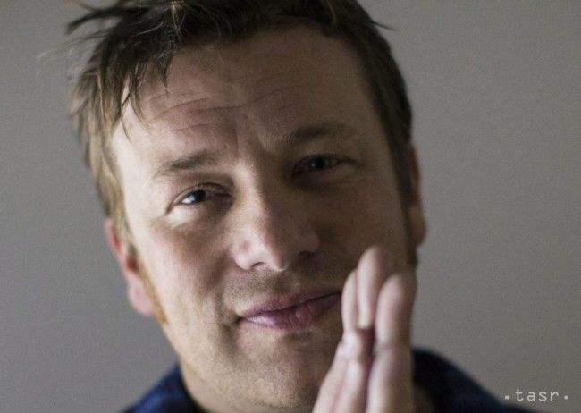 Televízny kuchár Jamie Oliver s manželkou budú mať piate dieťa