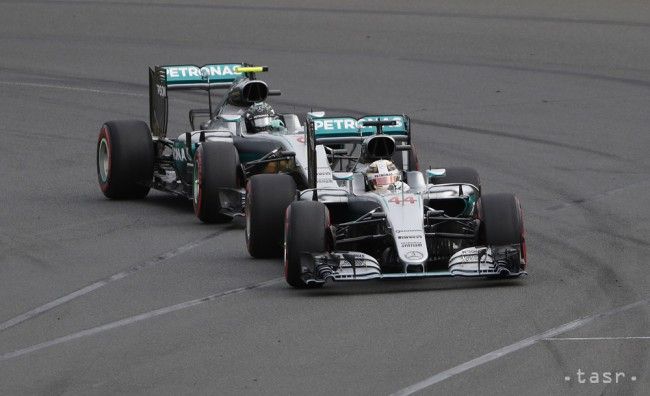 V Austrálii dominovala stajňa Mercedes, vyhral Rosberg pred Hamiltonom