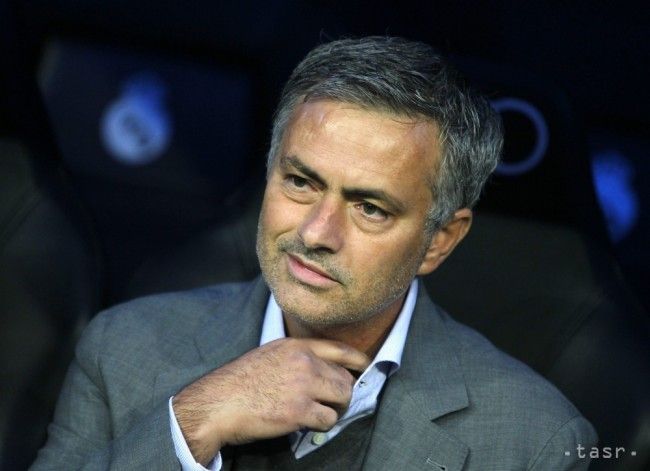 Manchester mal podpísať s Mourinhom predbežnú dohodu
