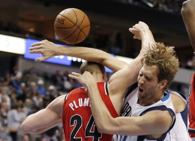 NBA: Nowitzki s Williamsom potiahli Dallas k triumfu nad Portlandom