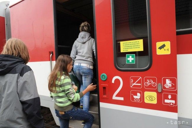 Pred Veľkou nocou sa posilnia spoje o 19 vlakov a 100 vozňov