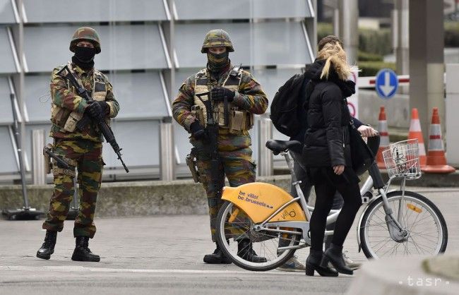 Polícia v oblasti Bruselu pátra po podozrivých z dnešných útokov