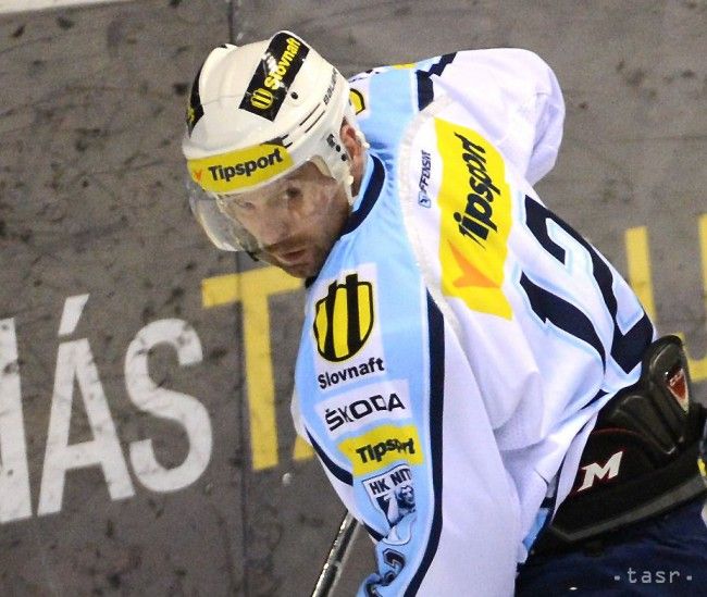 Piešťany rozviazali zmluvy so Školiakom a Kolenom
