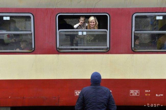 Miestenky vo vlakoch sa pred Veľkou nocou míňajú