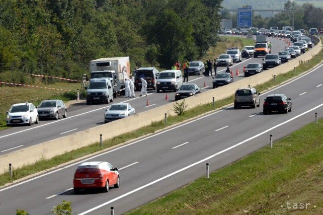 Diaľničiari čakajú najväčší nápor áut pred sviatkami na Zelený štvrtok