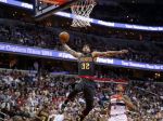 NBA: Warriors natiahli sériu domácich víťazstiev, zdolali Clippers