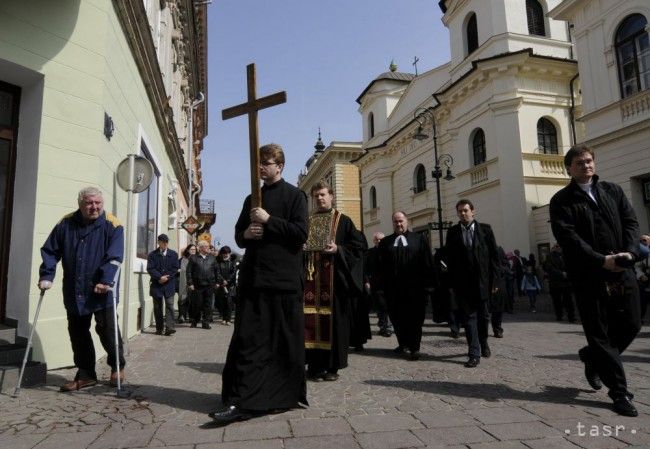 Posolstvo Veľkého piatka pripomenie ekumenický pašiový sprievod