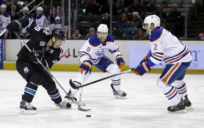 Dve asistencie Sekeru pri triumfe Edmontonu, Anaheim do play off