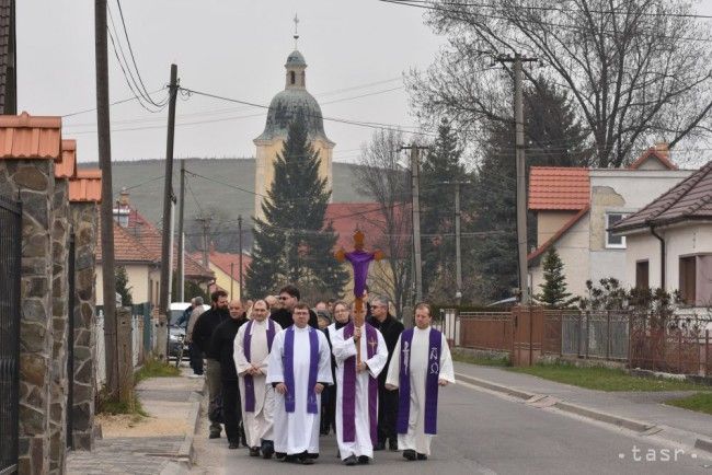 V Terchovej očakávajú na živej krížovej ceste približne 2000 divákov