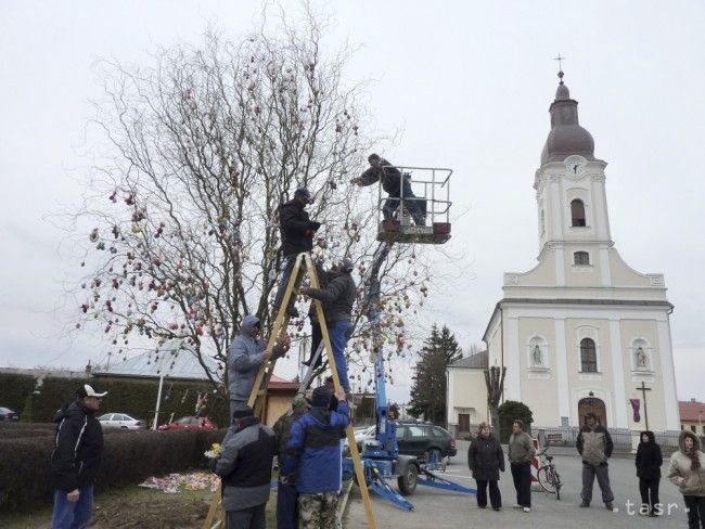 Kresťania aj na Veľkonočný pondelok slávia zmŕtvychvstanie Krista