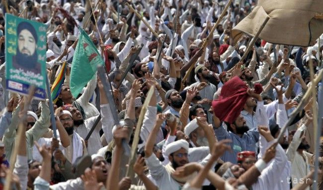 Moslimskí extrémisti protestujú v Islamabade proti poprave vraha