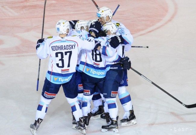 Nitra vstúpila do semifinálovej série výhrou. Zvolen zdolala 4:1