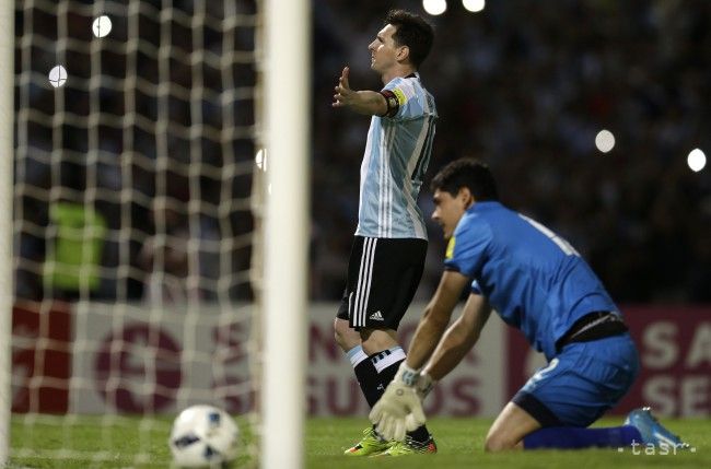 Messi 50. gólom spečatil triumf Argentíny, Brazília ratovala bod