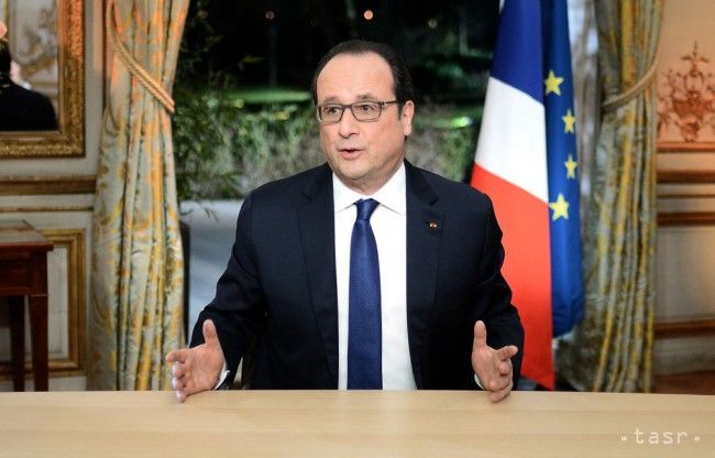 Hollande sa vzdal plánov na novelizáciu ústavy i odoberania občianstva