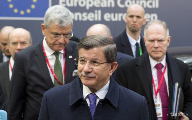 Davutoglu: Migračná dohoda Turecka s EÚ vstúpi do platnosti 4. apríla