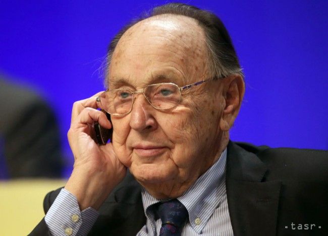 Vo veku 89 rokov zomrel nemecký exminister Hans-Dietrich Genscher