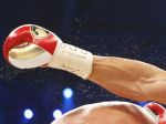Boxer Adrien Broner prišiel o titul už pred súbojom