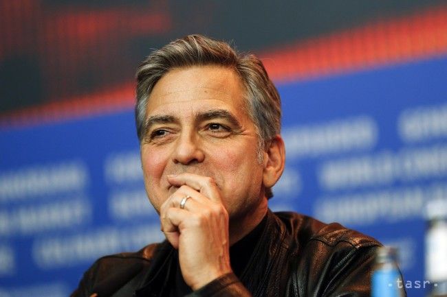 Magazín Hello! sa ospravedlnil Clooneymu za vymyslené interview