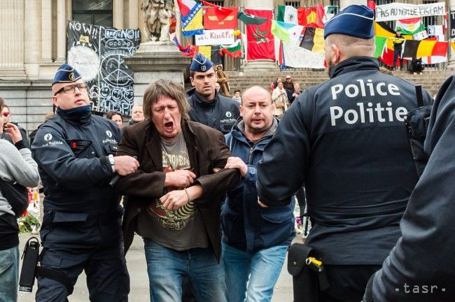 Polícia v Bruseli zadržala 34 ľudí pre porušenie zákazu zhromaždení