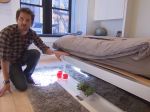 Video: Tento praktický byt vás prekvapí svojim interiérom