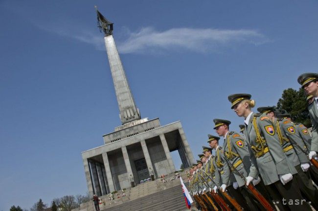 Premiér Fico si pripomenul 71. výročie oslobodenia Bratislavy