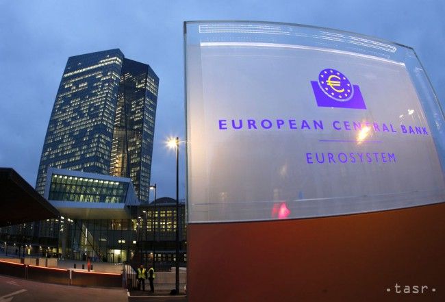 ECB bude energicky bojovať proti rizikám nízkej inflácie, tvrdí Praet
