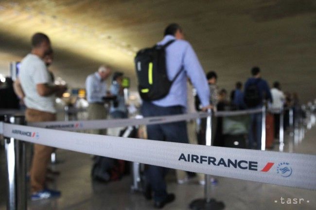 Letušky Air France dostali možnosť odmietnuť prácu na trase do Iránu