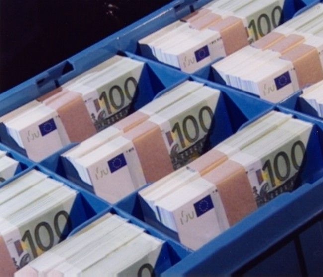 Mladí ľudia sa pri prvom výbere banky orientujú podľa rodičov