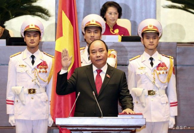 Nová vietnamská vláda sa ujala svojich povinností