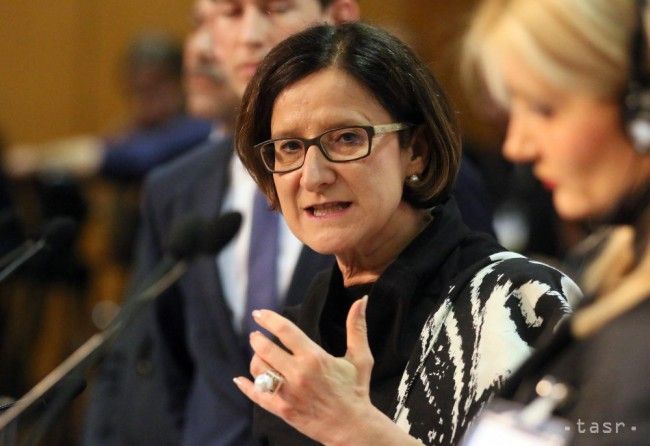 Rakúska ministerka vnútra odstupuje z funkcie