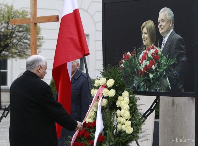 Kaczyňski pripísal vinu za leteckú haváriu z roku 2010 Tuskovej vláde
