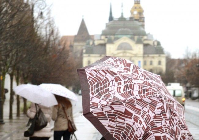 Dnes nás čakajú prehánky alebo búrky a teploty do 20 stupňov Celzia