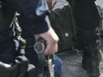 V súvislosti s útokmi v Paríži zadržali ďalších troch podozrivých